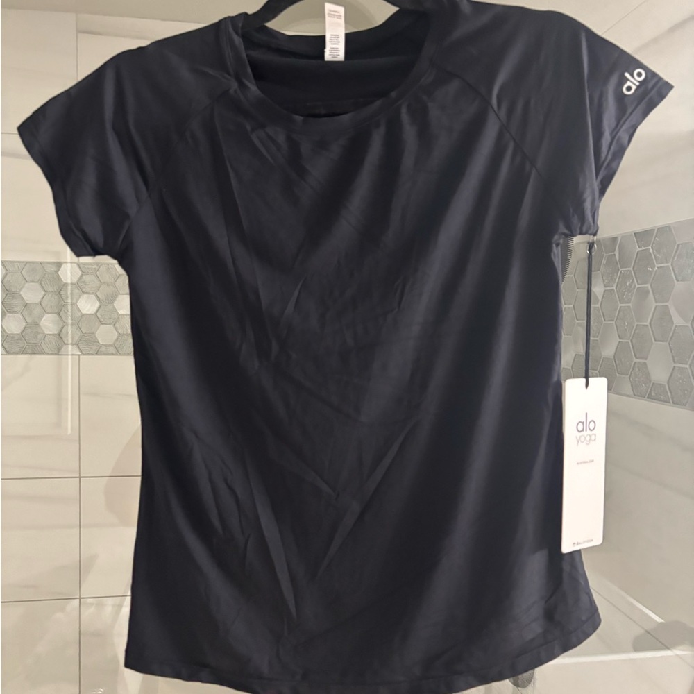ALO Yoga Women's black Short Sleeve Tee
